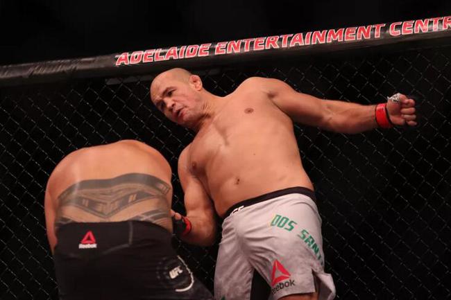 ufc桑托斯17年最新消息