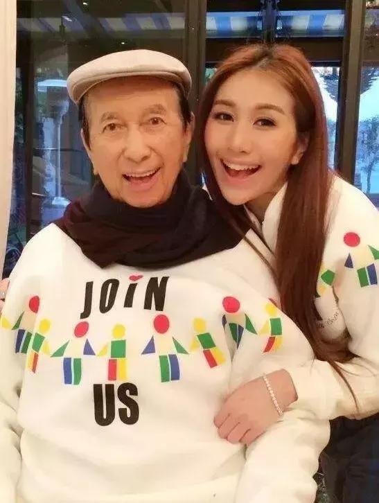 澳门精准四肖期期准免费,澳门精准四肖期期准免费——揭秘预测玄机