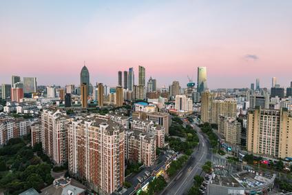 2025香港正版资料免费看,探索香港资讯，免费获取正版资料的未来之路（2025展望）